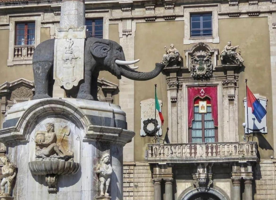 Central House Catania Historic Center Eksteriør billede