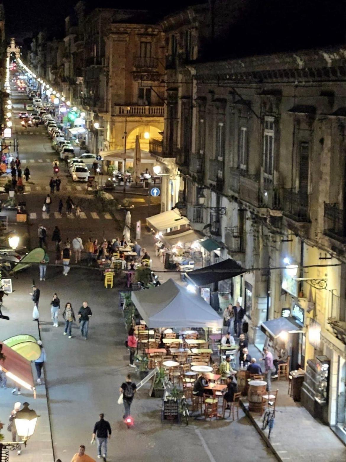 Central House Catania Historic Center Eksteriør billede